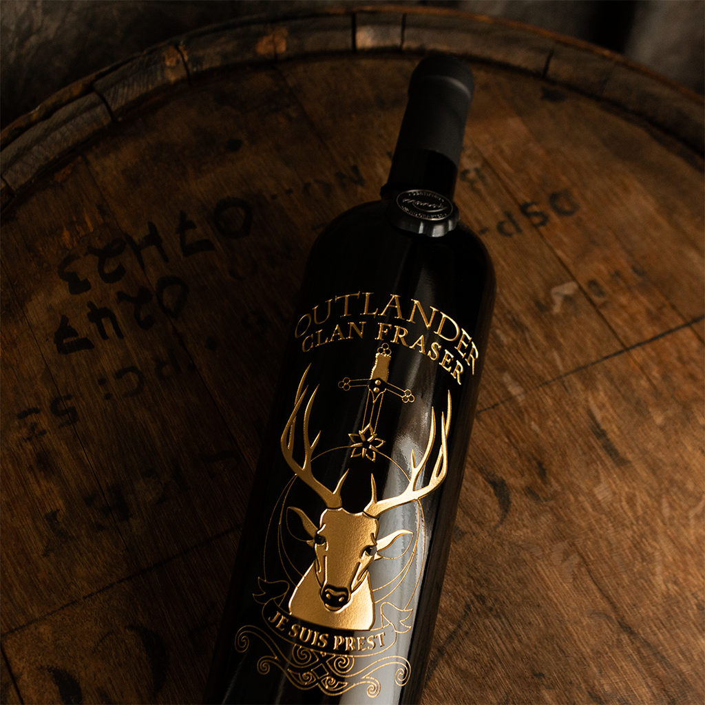 Outlander Clan Fraser Etched Wine Bottle